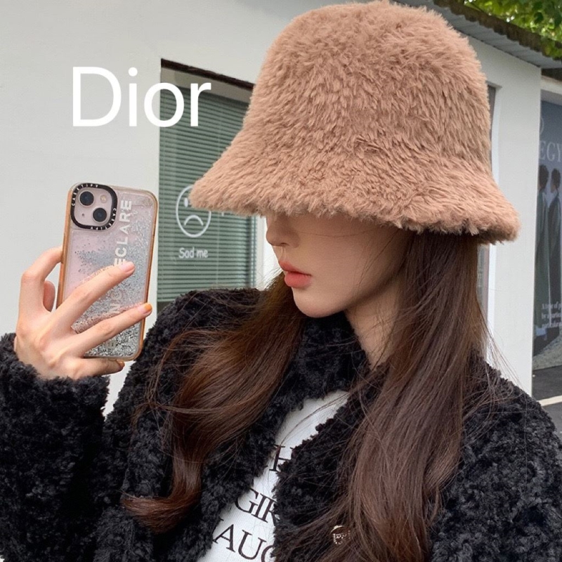 CHRISTIAN DIOR